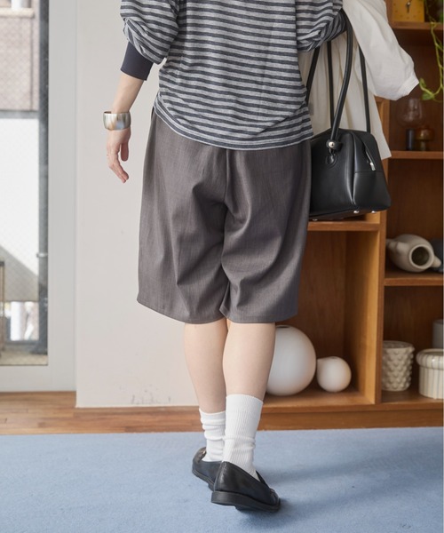 ANGIE（アンジー）の「TRツイル タックハーフパンツ / バミューダ―パンツ（スラックス・レディース・ベージュ/グレー/ブラック/アイボリー・FREE）」の16枚目の写真
