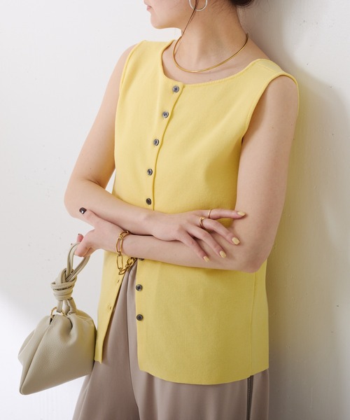 COLLAGE GALLARDAGALANTE（コラージュガリャルダガランテ）の「ドライコットンノースリニット/セットアップ可/アンサンブル可（ニット/セーター・レディース・チャコールグレー/レモンイエロー/ホワイト・FREE）」の5枚目の写真