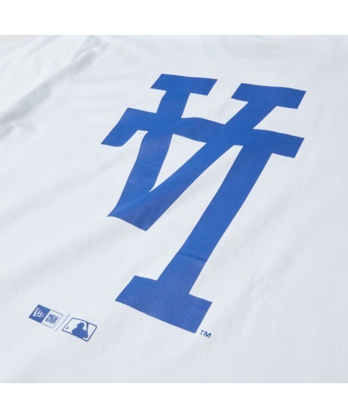 NEW ERA(ニューエラ)の「NEW ERA SS CT TEE UPSIDEDOWN / ニューエラ(Tシャツ/カットソー・レディース・ホワイト/ブラック・MEDIUM/LARGE/X-LARGE/XX-LARGE/SMALL)」の7枚目の写真