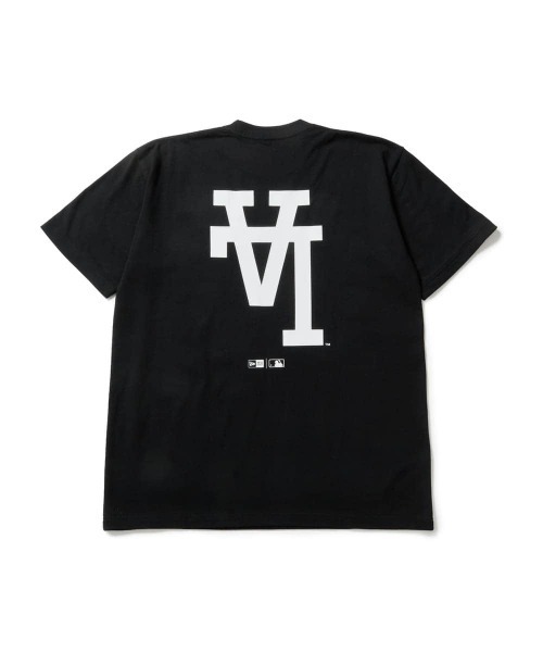 NEW ERA(ニューエラ)の「NEW ERA SS CT TEE UPSIDEDOWN / ニューエラ(Tシャツ/カットソー・レディース・ホワイト/ブラック・MEDIUM/LARGE/X-LARGE/XX-LARGE/SMALL)」の8枚目の写真