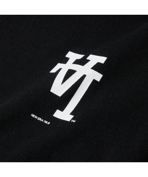 NEW ERA(ニューエラ)の「NEW ERA SS CT TEE UPSIDEDOWN / ニューエラ(Tシャツ/カットソー・レディース・ホワイト/ブラック・MEDIUM/LARGE/X-LARGE/XX-LARGE/SMALL)」の10枚目の写真