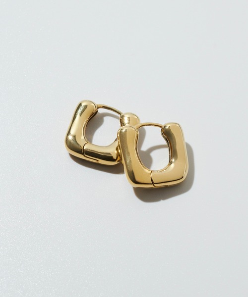 GOLDY(ゴールディ)の「【金属アレルギー軽減】プランプ スクエア フープ ワンタッチ ステンレス ピアス(ピアス(両耳用)・レディース・ゴールド/シルバー・FREE)」の9枚目の写真