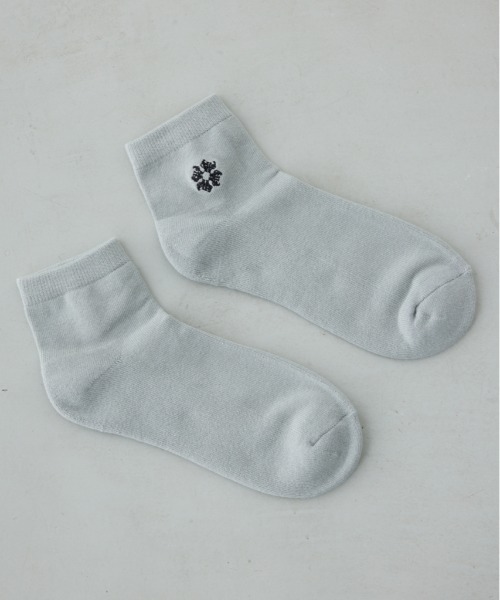 AZUL by moussy（アズールバイマウジー）の「ワンポイント刺繍アンクルソックス（ソックス/靴下・メンズ・ブラック/グレー/ブルー・FREE）」の2枚目の写真