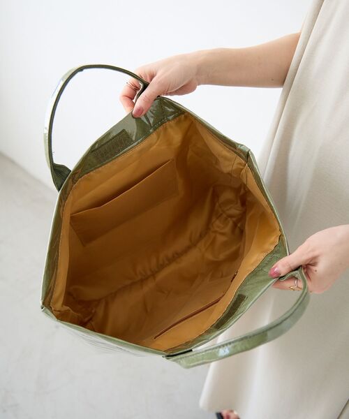 le.coeur blanc（ルクールブラン）の「《WEB限定アイテム》PVCトートバッグ（トートバッグ・レディース・カーキオリーブ/キャメル・FREE）」の12枚目の写真