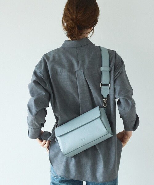 LOWELL things（ロウェル　シングス）の「Stri/レザークロスボディバッグ（ボディバッグ/ウエストポーチ・レディース・ブラック/ライトブルー/アイボリー・フリー）」の11枚目の写真