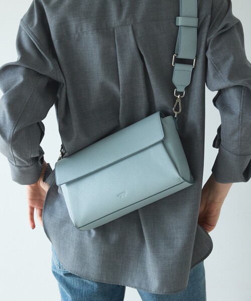 LOWELL things（ロウェル　シングス）の「Stri/レザークロスボディバッグ（ボディバッグ/ウエストポーチ・レディース・ブラック/ライトブルー/アイボリー・フリー）」の12枚目の写真