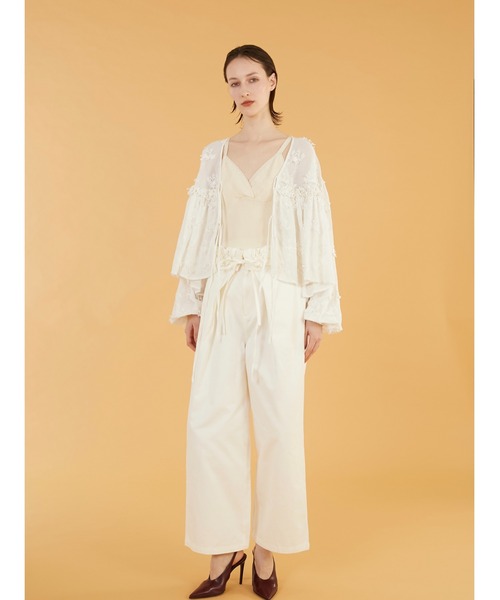 crinkle crinkle crinkle(クリンクルクリンクルクリンクル)の「【crinkle crinkle crinkle】 3D embroidery gather bolero/3Dエンブロイダリーギャザーボレロ(カーディガン/ボレロ・レディース・ブラック/ホワイト・FREE)」の4枚目の写真