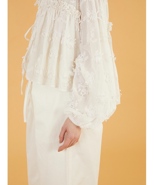 crinkle crinkle crinkle(クリンクルクリンクルクリンクル)の「【crinkle crinkle crinkle】 3D embroidery gather bolero/3Dエンブロイダリーギャザーボレロ(カーディガン/ボレロ・レディース・ブラック/ホワイト・FREE)」の10枚目の写真