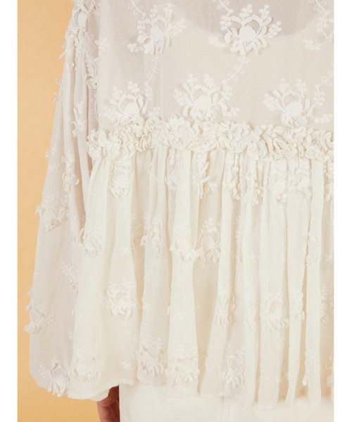 crinkle crinkle crinkle(クリンクルクリンクルクリンクル)の「【crinkle crinkle crinkle】 3D embroidery gather bolero/3Dエンブロイダリーギャザーボレロ(カーディガン/ボレロ・レディース・ブラック/ホワイト・FREE)」の12枚目の写真