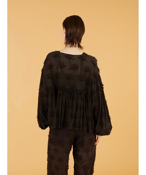 crinkle crinkle crinkle(クリンクルクリンクルクリンクル)の「【crinkle crinkle crinkle】 3D embroidery gather bolero/3Dエンブロイダリーギャザーボレロ(カーディガン/ボレロ・レディース・ブラック/ホワイト・FREE)」の16枚目の写真