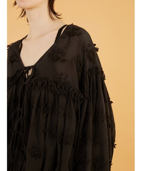 crinkle crinkle crinkle(クリンクルクリンクルクリンクル)の「【crinkle crinkle crinkle】 3D embroidery gather bolero/3Dエンブロイダリーギャザーボレロ(カーディガン/ボレロ・レディース・ブラック/ホワイト・FREE)」の19枚目の写真