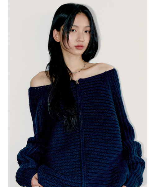 OAFISH(オアフィッシュ)の「OFF SHOULDER KNIT ZIP-UP, NAVY(ニット/セーター・レディース・その他・FREE)」の7枚目の写真