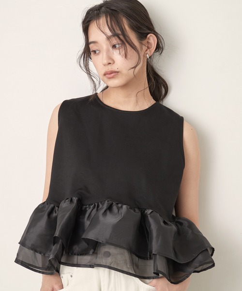 OFROOM(オフルーム)の「Sheer Peplum Sleeveless Top|シアーペプラムスリーブレストップス(Tシャツ/カットソー・レディース・グレー×ホワイト/ブラック/アイボリー/ブラック系/ホワイト系/ホワイト系1/ブラック系1・FREE)」の1枚目の写真