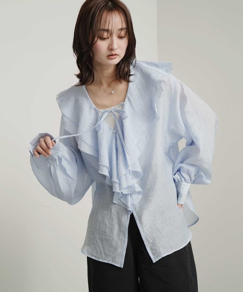Bulue.(ブルー)の「【Bulue.】シアーシャツ ラッフルカラー ブラウス(シャツ/ブラウス・レディース・ピンク/ブラック/オフホワイト/ブルー・FREE)」の3枚目の写真