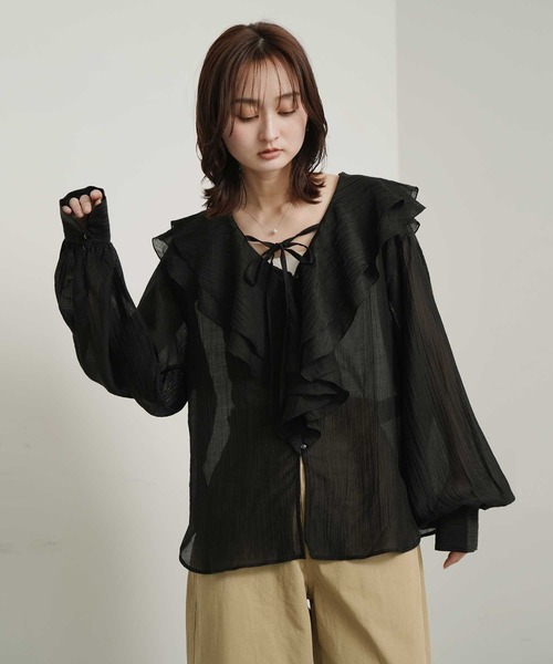 Bulue.(ブルー)の「【Bulue.】シアーシャツ ラッフルカラー ブラウス(シャツ/ブラウス・レディース・ピンク/ブラック/オフホワイト/ブルー・FREE)」の2枚目の写真