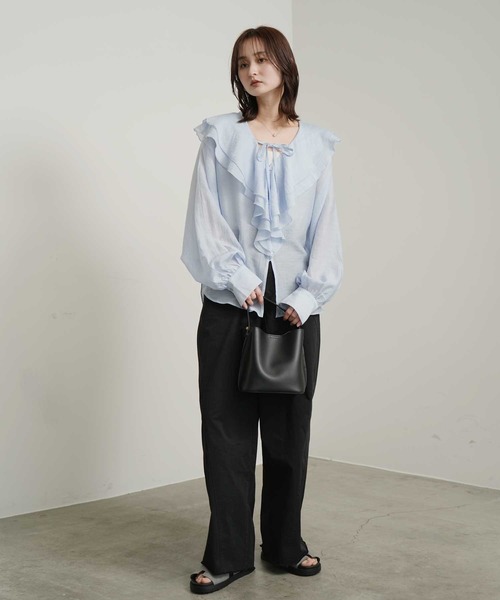 Bulue.(ブルー)の「【Bulue.】シアーシャツ ラッフルカラー ブラウス(シャツ/ブラウス・レディース・ピンク/ブラック/オフホワイト/ブルー・FREE)」の10枚目の写真