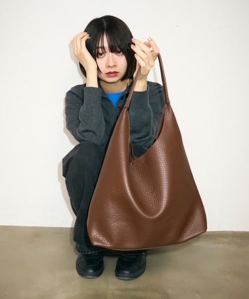 TONER(トナー)の「レザートライアングルショルダーバッグ(ショルダーバッグ・レディース・ホワイト/ブラック/レッド/ダークブラウン/ブラウン・FREE)」の22枚目の写真