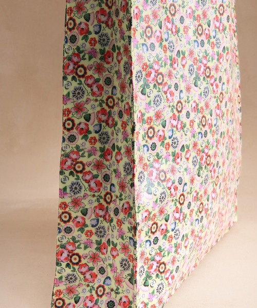 Cath Kidston（キャスキッドソン）の「ラージ ブックバッグ Pearly Queen Ditsy（トートバッグ・レディース・イエロー・FREE）」の4枚目の写真