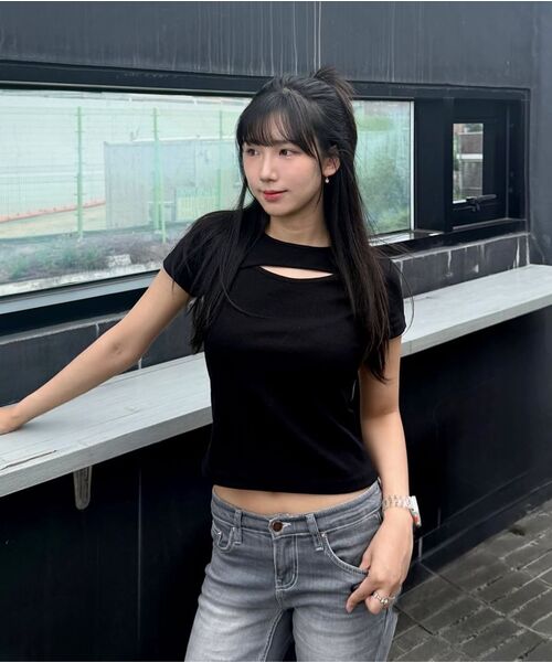 PHOS333(フォースサンサンサン)の「W Slim Fit Slit T-Shirt/Black(Tシャツ/カットソー・レディース・その他・FREE)」の11枚目の写真