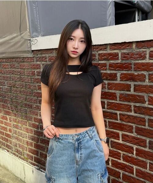 PHOS333(フォースサンサンサン)の「W Slim Fit Slit T-Shirt/Black(Tシャツ/カットソー・レディース・その他・FREE)」の6枚目の写真