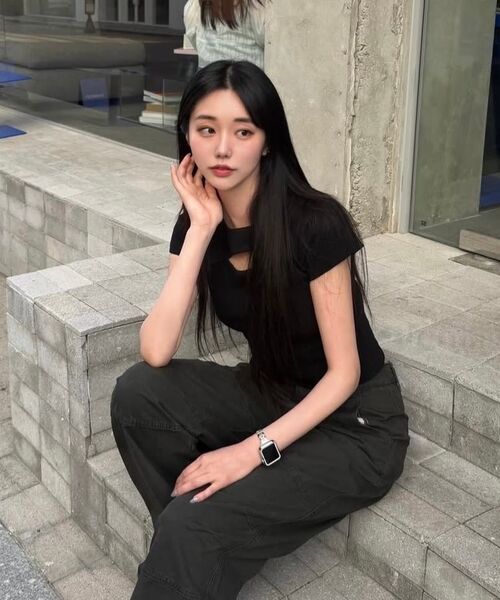 PHOS333(フォースサンサンサン)の「W Slim Fit Slit T-Shirt/Black(Tシャツ/カットソー・レディース・その他・FREE)」の4枚目の写真