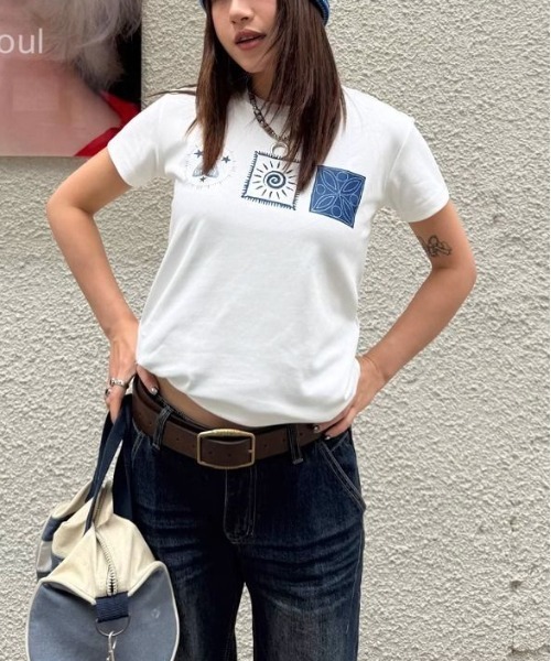 WEGO(ウィゴー)の「ライフモチーフコンパクトTシャツ(Tシャツ/カットソー・レディース・ブラック/ホワイト・LARGE/MEDIUM)」の4枚目の写真