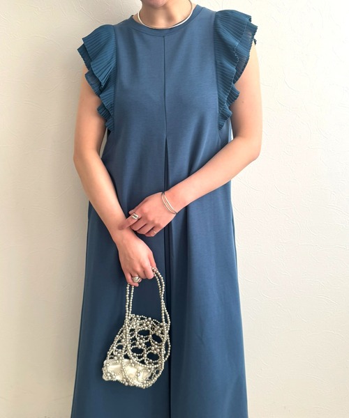 LHELBIE(レルビエ)の「プリーツスリーブワンピース(ワンピース・レディース・ブラウン/ブラック/ブルー・M)」の20枚目の写真