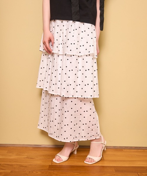 mysty woman(ミスティウーマン)の「ドットティアードスカート 678872(スカート・レディース・ブルー系その他/ホワイト系その他・FREE)」の1枚目の写真