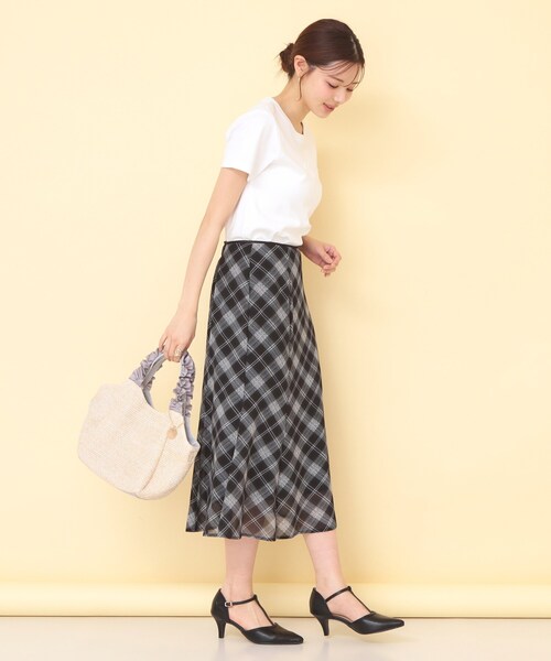 index(インデックス)の「【接触冷感/UVケア】リボンテープロゴTシャツ《洗濯機OK》(Tシャツ/カットソー・レディース・オフホワイト/ネイビー系5/ピンク/ダークグレー・40/38/36)」の6枚目の写真