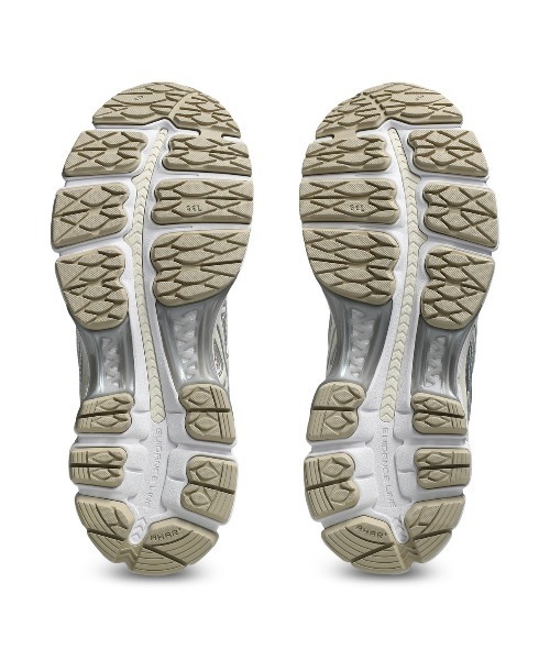 ASICS(アシックス)の「ASICS GEL-KAYANO 12.1(アシックス ゲル-カヤノ 12.1)(スニーカー・レディース・ベージュ系・25cm/24.5cm/24cm/23.5cm/23cm)」の2枚目の写真