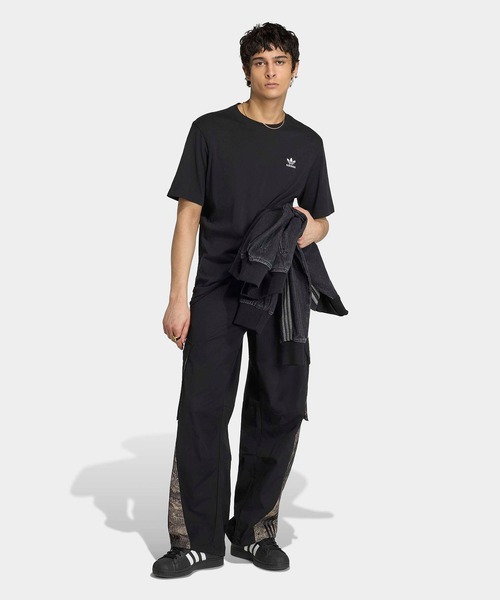 adidas(アディダス)の「adidas/アディダス ADILENIUM シーズン 5 カーゴパンツ サイドライン 異素材 切替 リメイク風 2026年 夏 夏服 秋服(カーゴパンツ・メンズ・ブラック・30inch/32inch/34inch)」の2枚目の写真