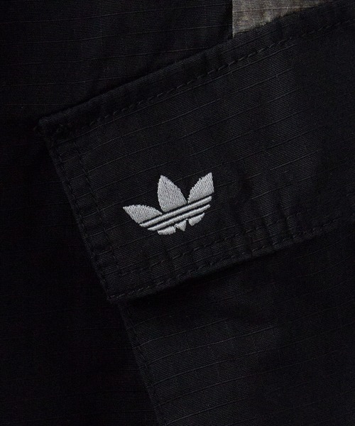 adidas(アディダス)の「adidas/アディダス ADILENIUM シーズン 5 カーゴパンツ サイドライン 異素材 切替 リメイク風 2026年 夏 夏服 秋服(カーゴパンツ・メンズ・ブラック・30inch/32inch/34inch)」の18枚目の写真