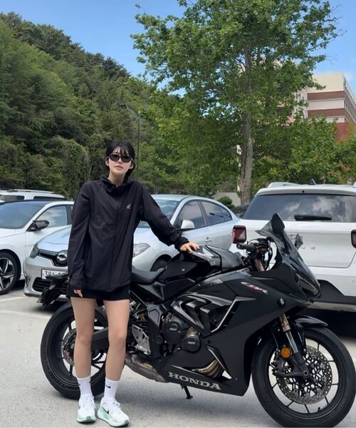 PHYPS MOTORCYCLE（フィップスモーターサイクル）の「Speed Run Light Weight Hoodie Zip-Up Black（パーカー・レディース・その他・LARGE/X-LARGE/MEDIUM/SMALL）」の6枚目の写真