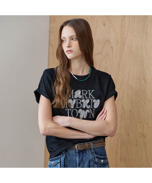 MAXZA(マージャコレクション)の「スパンコールレタリングラウンドネック半袖Tシャツ(Tシャツ/カットソー・レディース・ワイン/ブラック/ブラウン・FREE)」の2枚目の写真