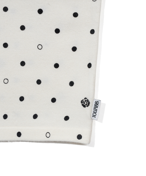 YOUHEE(ユヒ)の「ROSE DOT KNIT SLEEVELESS_IVORY(Tシャツ/カットソー・レディース・その他・FREE)」の5枚目の写真