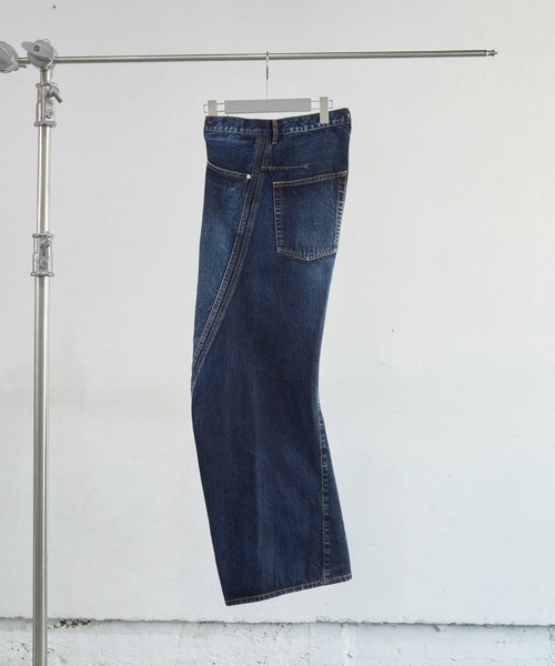 NVRFRGT(ネヴァーフォーゲット)の「3D TWISTED WIDE LEG JEANS(デニムパンツ・メンズ・インディゴブルー・1/2/3)」の4枚目の写真
