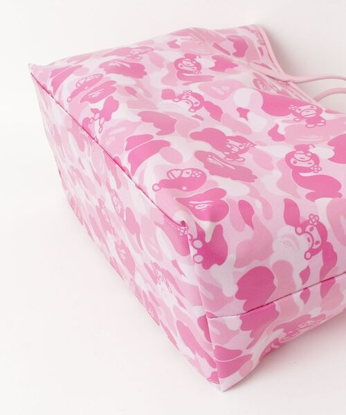 A BATHING APE(アベイシングエイプ)の「BABY LISA ABC CAMO TOTE BAG(トートバッグ・レディース・ピンク/サックスブルー・FREE)」の12枚目の写真