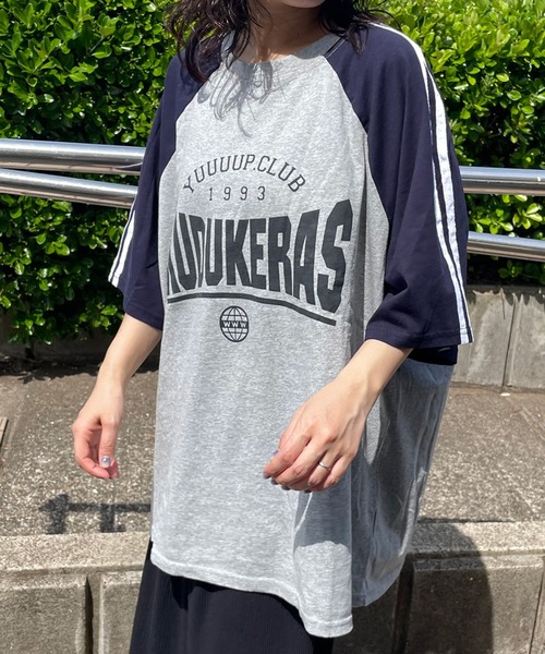 CRB（シーアールビー）の「袖ラインラグラン配色ビッグTシャツ（Tシャツ/カットソー・レディース・チャコール/ネイビー/オフホワイト/グレー・F）」の3枚目の写真