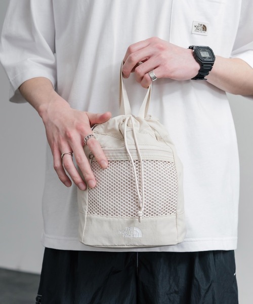 THE NORTH FACE(ザノースフェイス)の「日本未展開モデル THE NORTH FACE ザ・ノースフェイス WHITE LABEL ホワイトレーベル LINDEN MESH BUCKET BAG MINI 2WAYバケットショルダーバッグ/ハンドバッグ(ショルダーバッグ・メンズ・クリーム/ライトピンク/ブラック/ライトブルー・FREE)」の2枚目の写真