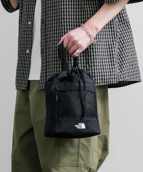 THE NORTH FACE(ザノースフェイス)の「日本未展開モデル THE NORTH FACE ザ・ノースフェイス WHITE LABEL ホワイトレーベル LINDEN MESH BUCKET BAG MINI 2WAYバケットショルダーバッグ/ハンドバッグ(ショルダーバッグ・メンズ・クリーム/ライトピンク/ブラック/ライトブルー・FREE)」の5枚目の写真