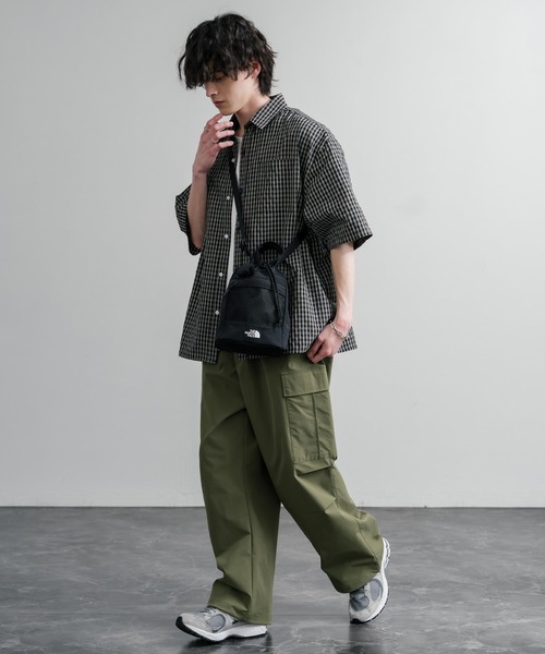 THE NORTH FACE(ザノースフェイス)の「日本未展開モデル THE NORTH FACE ザ・ノースフェイス WHITE LABEL ホワイトレーベル LINDEN MESH BUCKET BAG MINI 2WAYバケットショルダーバッグ/ハンドバッグ(ショルダーバッグ・メンズ・クリーム/ライトピンク/ブラック/ライトブルー・FREE)」の8枚目の写真