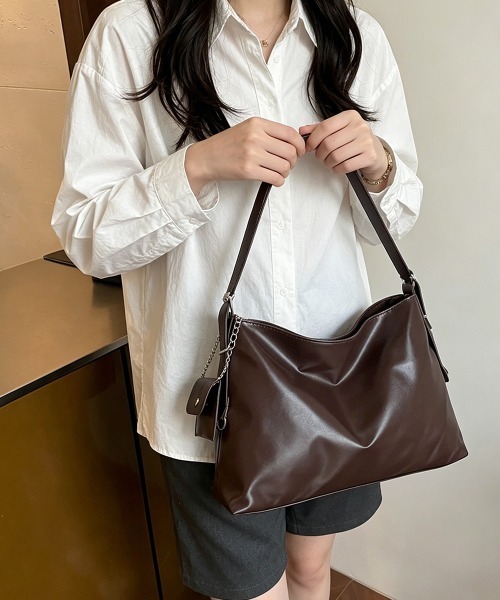 Miniministore(ミニミニストア)の「PUレザーワンショルダートート 大容量鞄(ショルダーバッグ・レディース・ブラック/ブラウン/キャメル・FREE)」の10枚目の写真