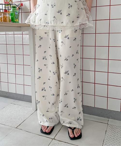 PILIT(ピリット)の「フラワー イージーパンツ(その他パンツ・レディース・ブラック/アイボリー・MEDIUM)」の2枚目の写真