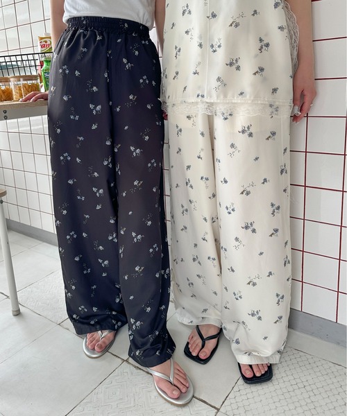 PILIT(ピリット)の「フラワー イージーパンツ(その他パンツ・レディース・ブラック/アイボリー・MEDIUM)」の11枚目の写真