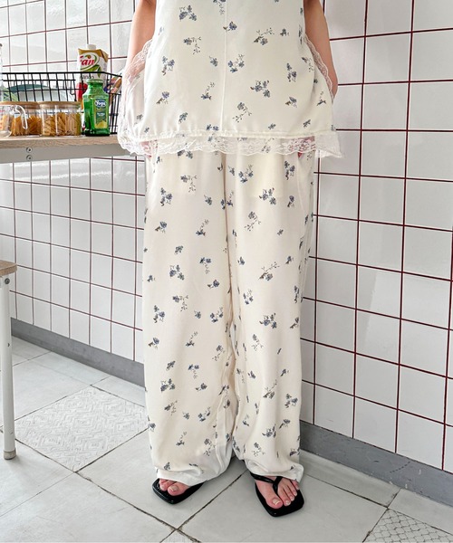 PILIT(ピリット)の「フラワー イージーパンツ(その他パンツ・レディース・ブラック/アイボリー・MEDIUM)」の16枚目の写真