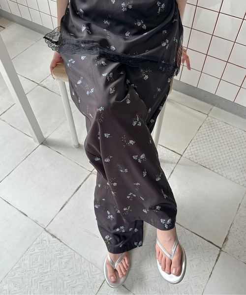PILIT(ピリット)の「フラワー イージーパンツ(その他パンツ・レディース・ブラック/アイボリー・MEDIUM)」の10枚目の写真