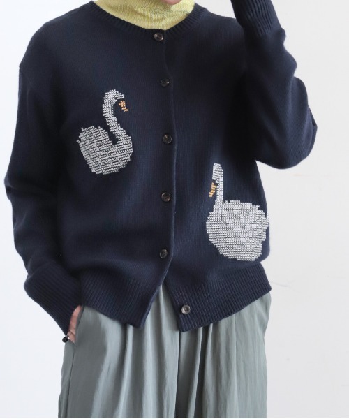 NOMBRE IMPAIR(ノンブルアンペール)の「【予約】スワン刺繍 クルーネックカーデ(ニット/セーター・レディース・グレー/ネイビー・FREE)」の2枚目の写真