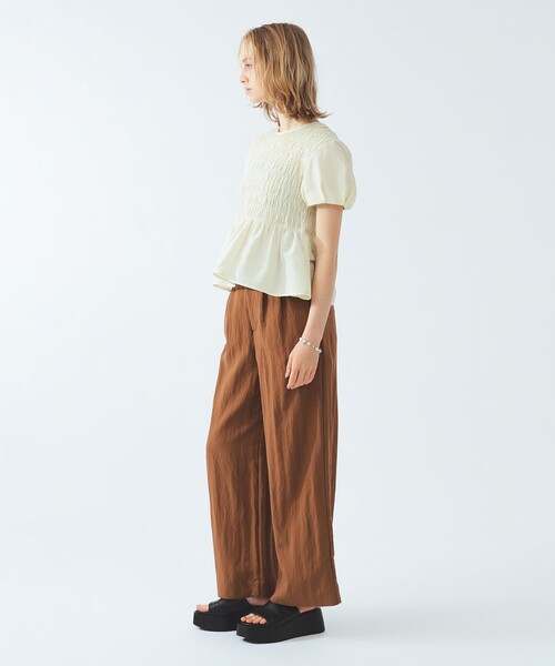 Ray BEAMS(レイビームス)の「シャーリング ギャザー ブラウス(シャツ/ブラウス・レディース・ワイン/ホワイト系その他6・ONE SIZE)」の4枚目の写真