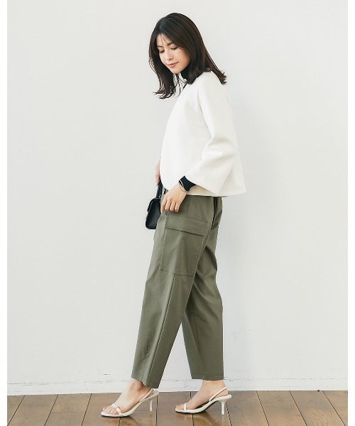 DoCLASSE( ドゥクラッセ)の「ドライタッチ・タックカーゴパンツ(カーゴパンツ・レディース・オフホワイト/ダークネイビー/オリーブ・11/13/9)」の11枚目の写真