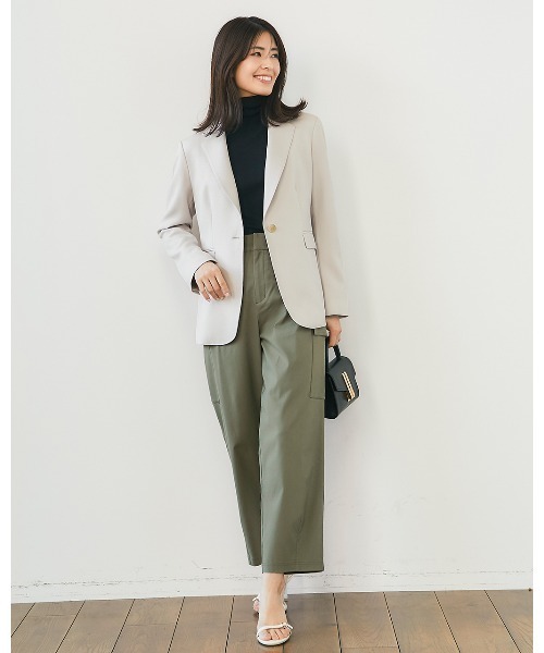 DoCLASSE( ドゥクラッセ)の「ドライタッチ・タックカーゴパンツ(カーゴパンツ・レディース・オフホワイト/ダークネイビー/オリーブ・11/13/9)」の12枚目の写真
